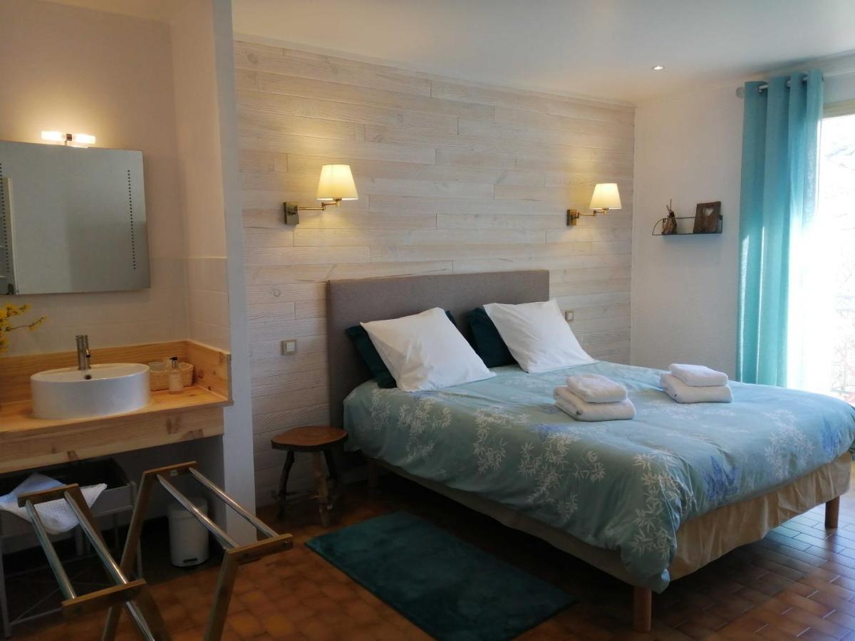 Bed and Breakfast Alabrena Feneyrols Esterno foto
